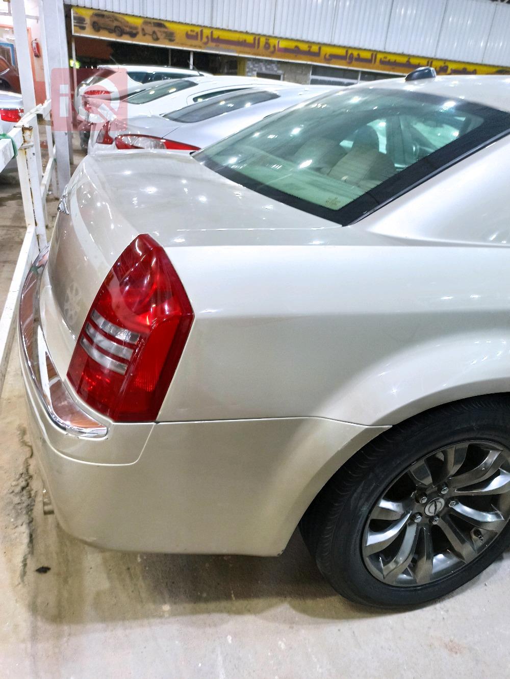 کرایسلەر 300